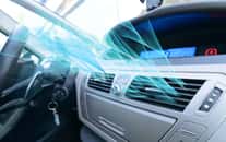 Quelques gestes de base peuvent réduire la consommation de la clim en voiture, sans nuire à son confort. © Monika Wisniewska, Adobe Stock