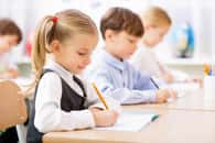 En mathématiques, l'écart genré apparaît quatre mois après le début de l'école primaire. © Viacheslav Yakobchuk, Adobe Stock