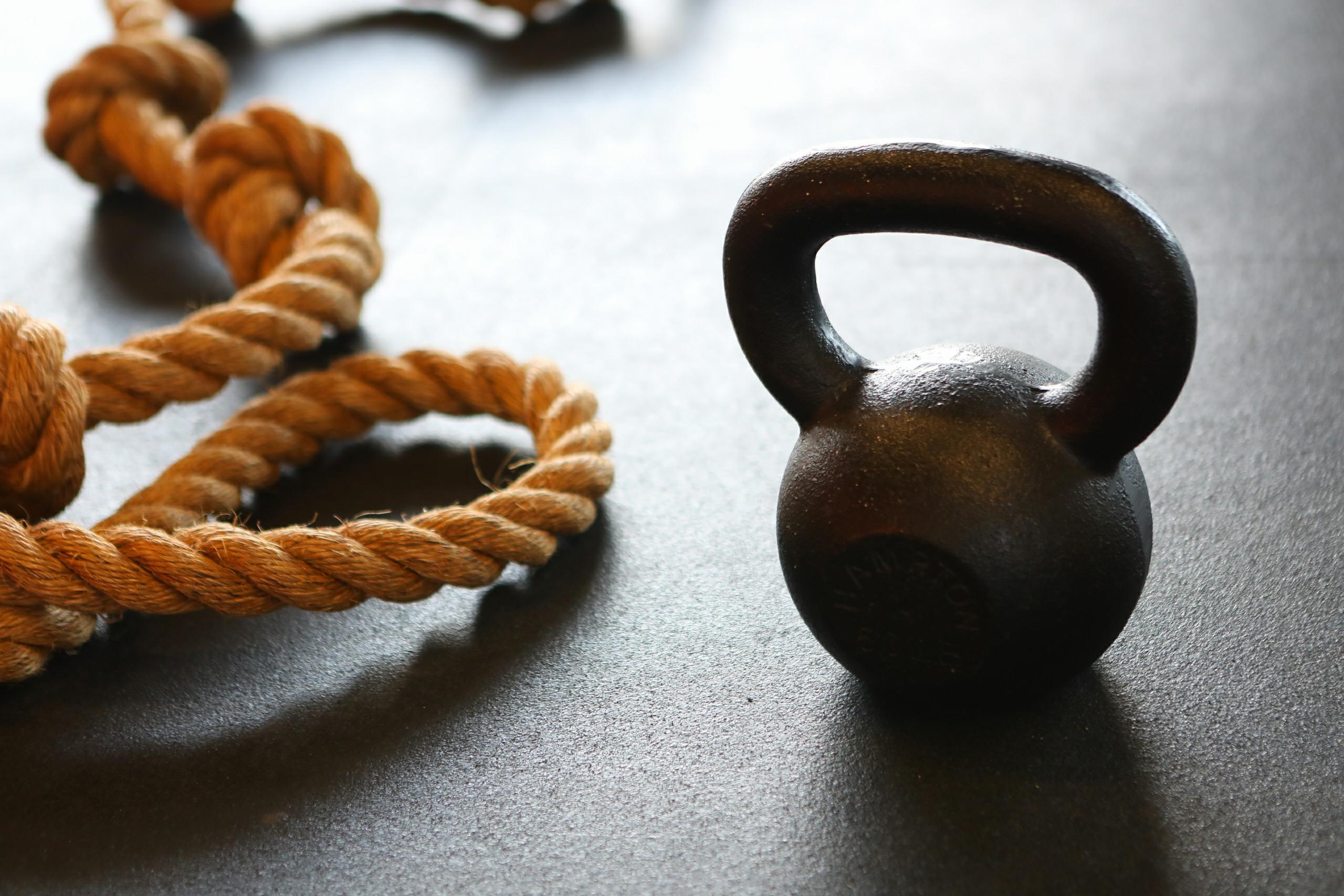 Le préparateur physique travaille uniquement avec des athlètes cherchant à améliorer leurs performances et leurs capacités physiques. © Micah, Adobe Stock.