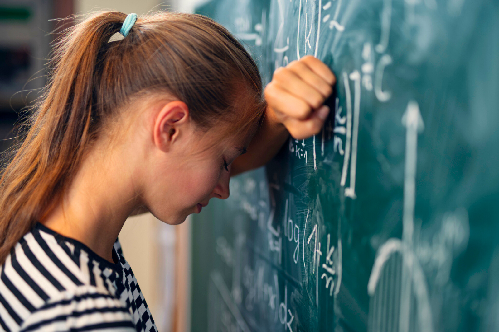 Le niveau du Capes de maths en chute libre : un signal inquiétant pour l’éducation. © Imgorthand, iStock